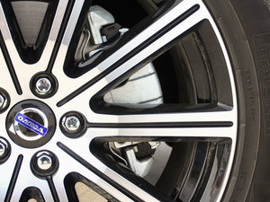 20152.5T T6 AWD Խ ^