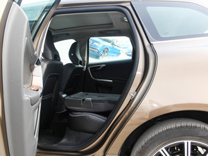 2015款2.5T T6 AWD 智越版 后排座椅放倒