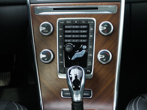 20152.5T T6 AWD Խ п؅^