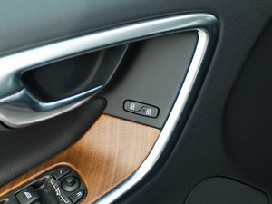 20152.5T T6 AWD Խ g