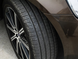 20152.5T T6 AWD Խ ^