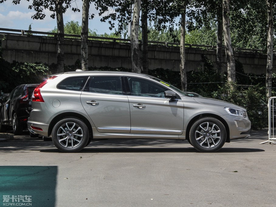 2016֠XC60 2.0T T5 AWD S