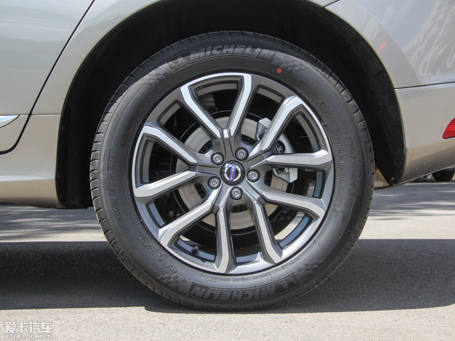 2016֠XC60 2.0T T5 AWD S