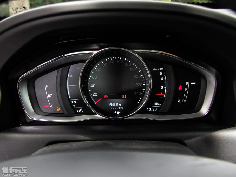 2016款沃尔沃XC60 2.0T T5 AWD 智驭版