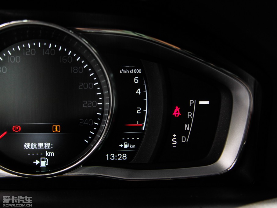 2016款沃尔沃XC60 2.0T T5 AWD 智驭版