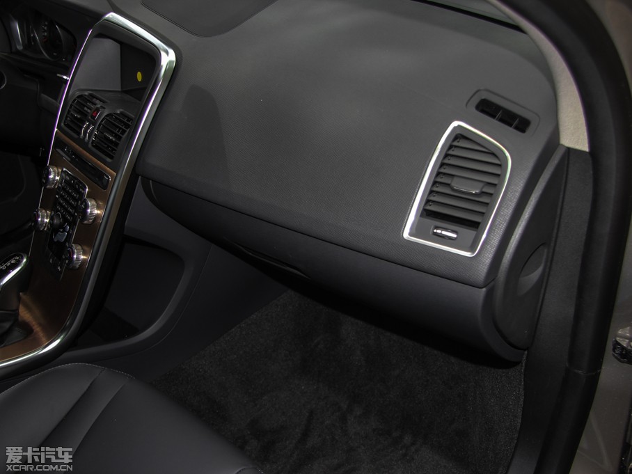 2016���֠���XC60 2.0T T5 ���M��