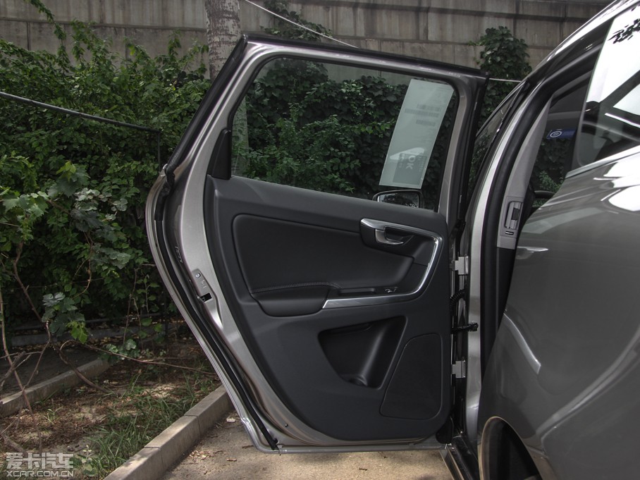 2016���֠���XC60 2.0T T5 ���M��