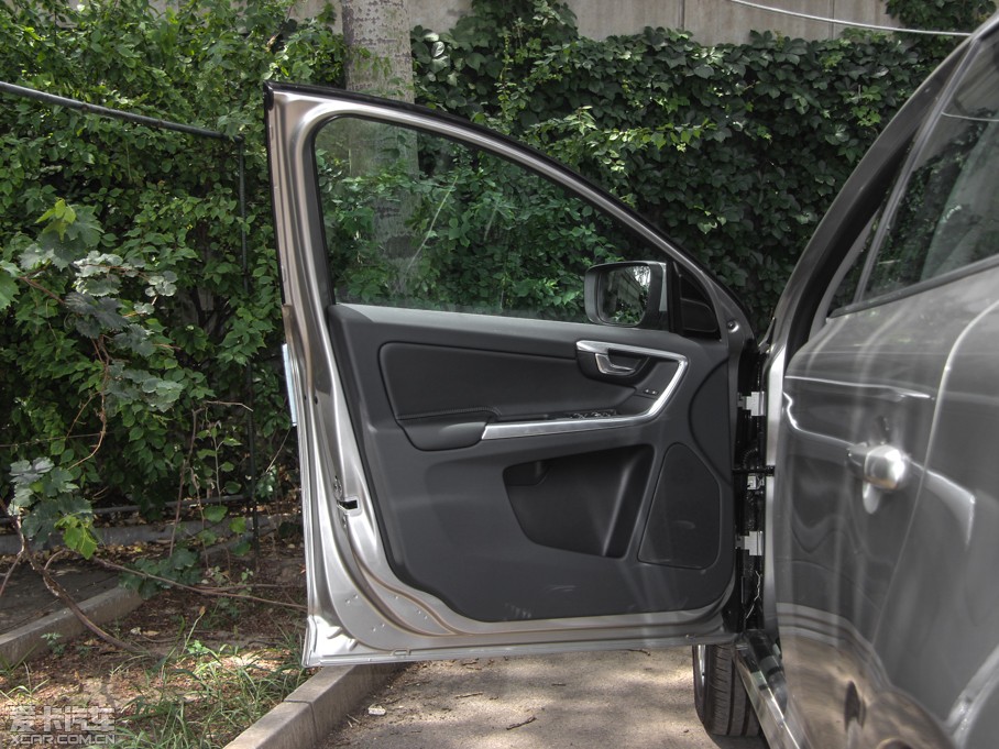 2016֠XC60 2.0T T5 M