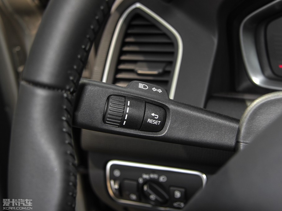 2016���֠���XC60 2.0T T5 ���M��