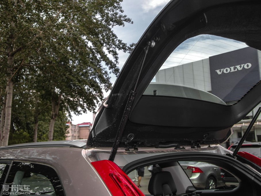 2016֠XC60 2.0T T5 M
