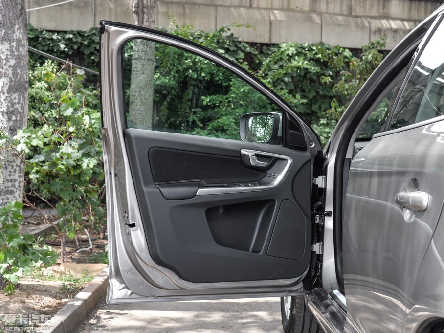 2016֠XC60 2.0T T5 а