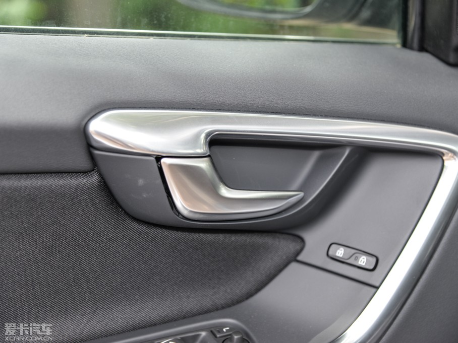 2016֠XC60 2.0T T5 а