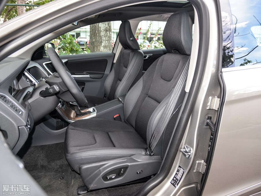 2016֠XC60 2.0T T5 а