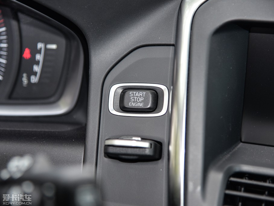 2016֠XC60 2.0T T5 а