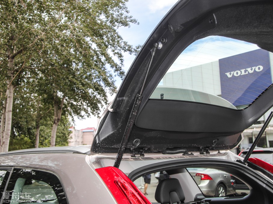 2016֠XC60 2.0T T5 а