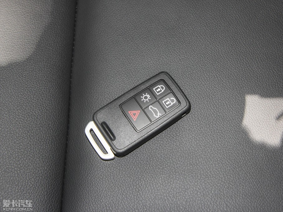 2016֠XC60 2.0T T5 а