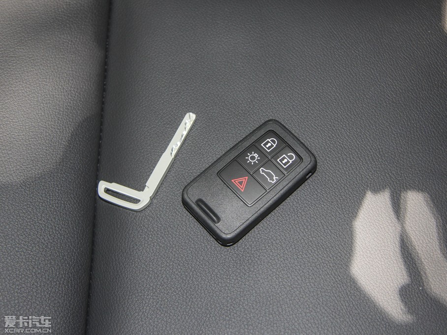 2016֠XC60 2.0T T5 а