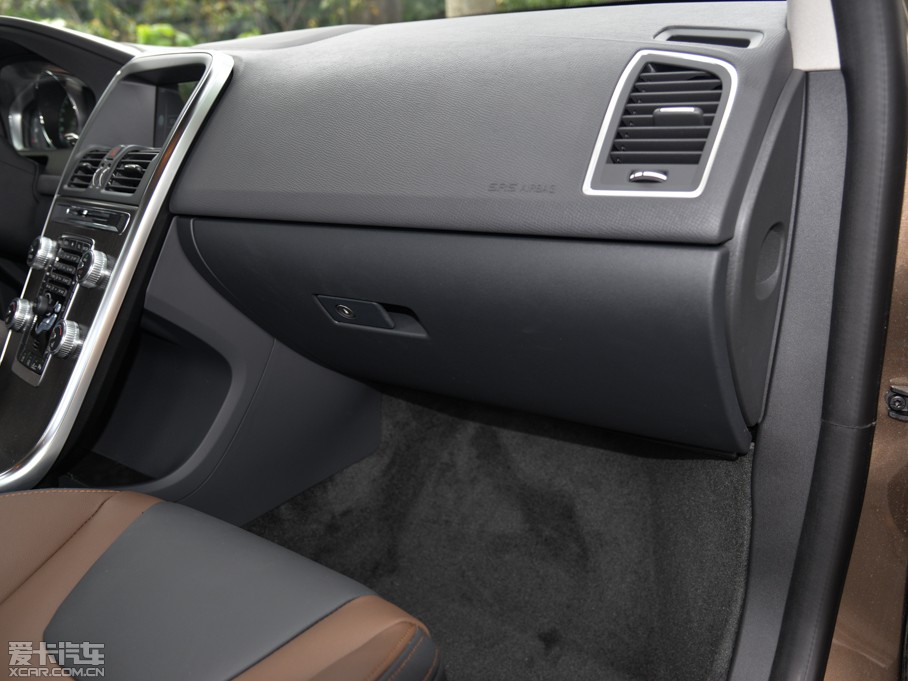 2016���֠���XC60  2.0T T5 AWD ���h��