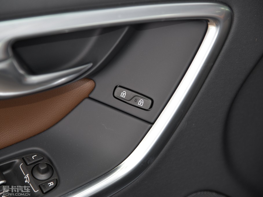 2016���֠���XC60  2.0T T5 AWD ���h��