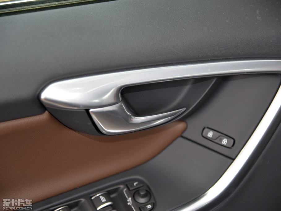 2016���֠���XC60  2.0T T5 AWD ���h(yu��n)��