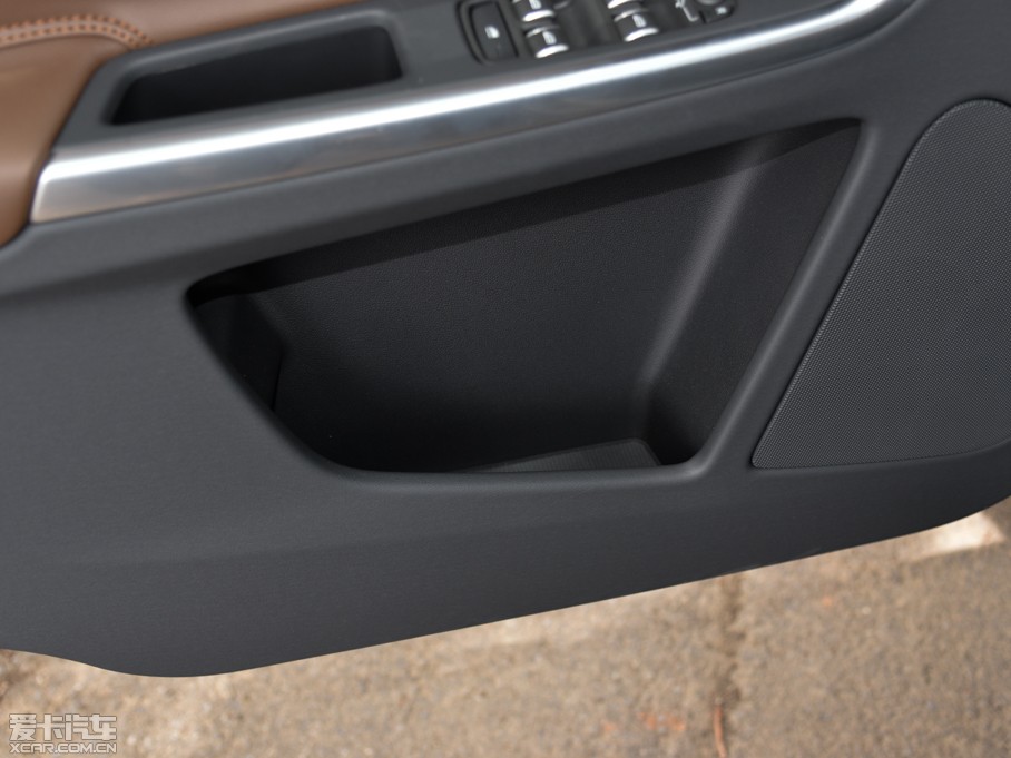 2016���֠���XC60  2.0T T5 AWD ���h��