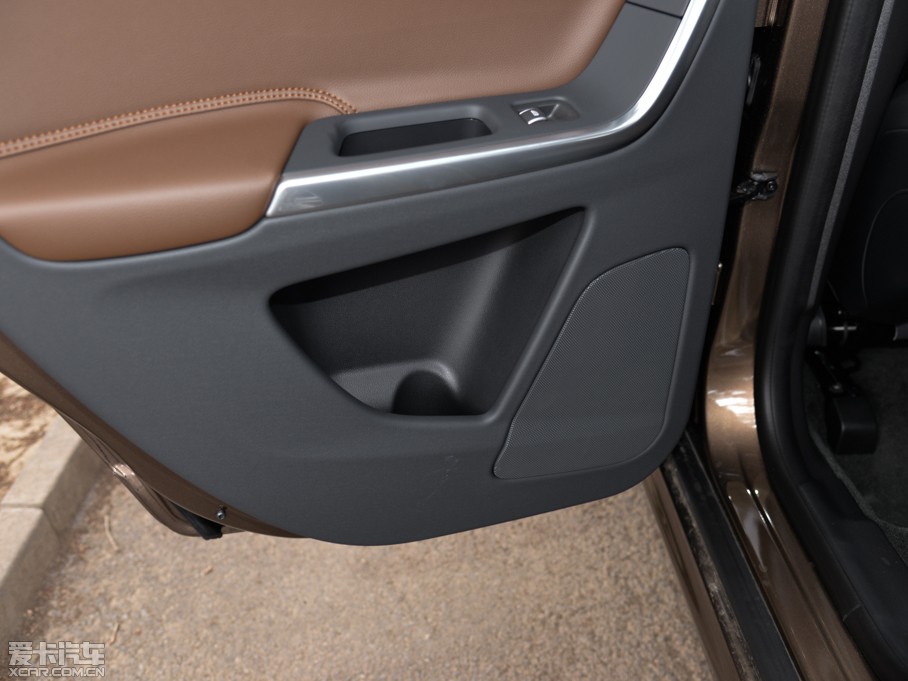 2016���֠���XC60  2.0T T5 AWD ���h(yu��n)��