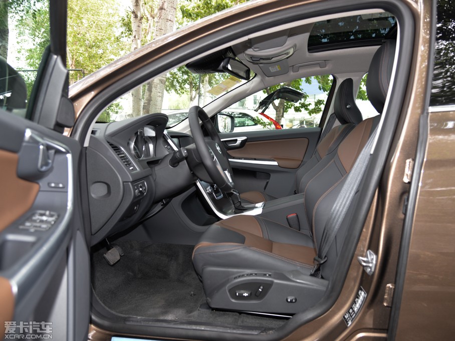 2016���֠���XC60  2.0T T5 AWD ���h��