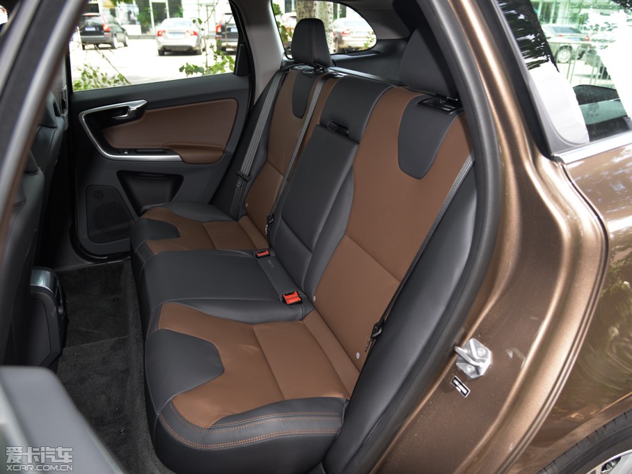 2016���֠���XC60  2.0T T5 AWD ���h��