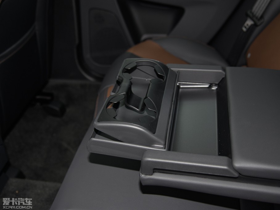 2016���֠���XC60  2.0T T5 AWD ���h��