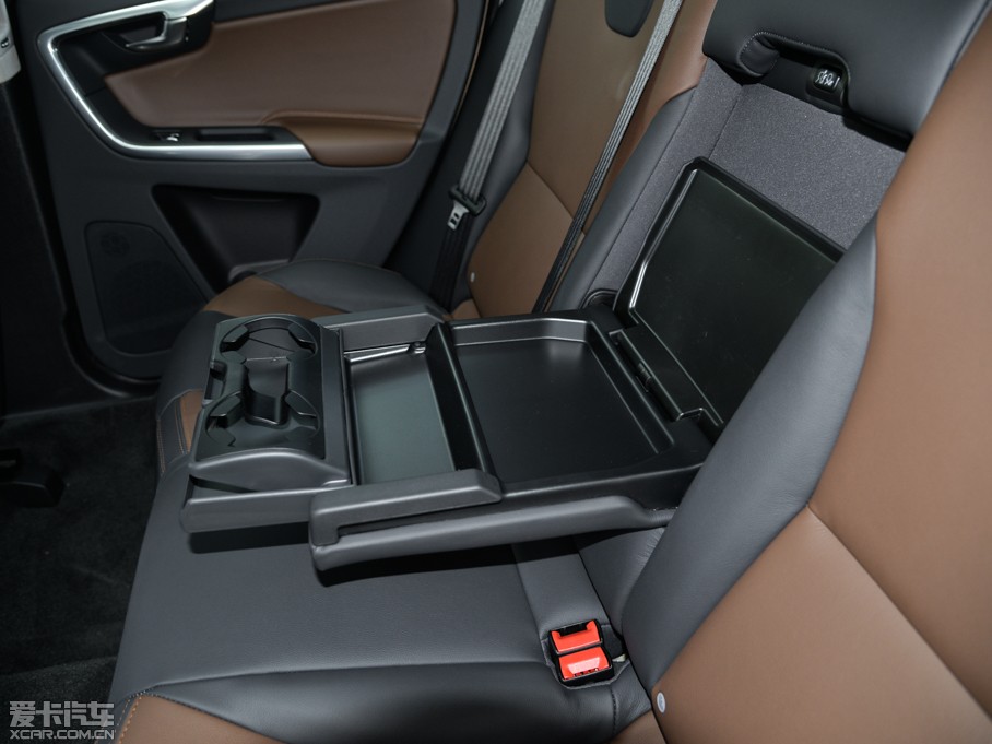 2016���֠���XC60  2.0T T5 AWD ���h��