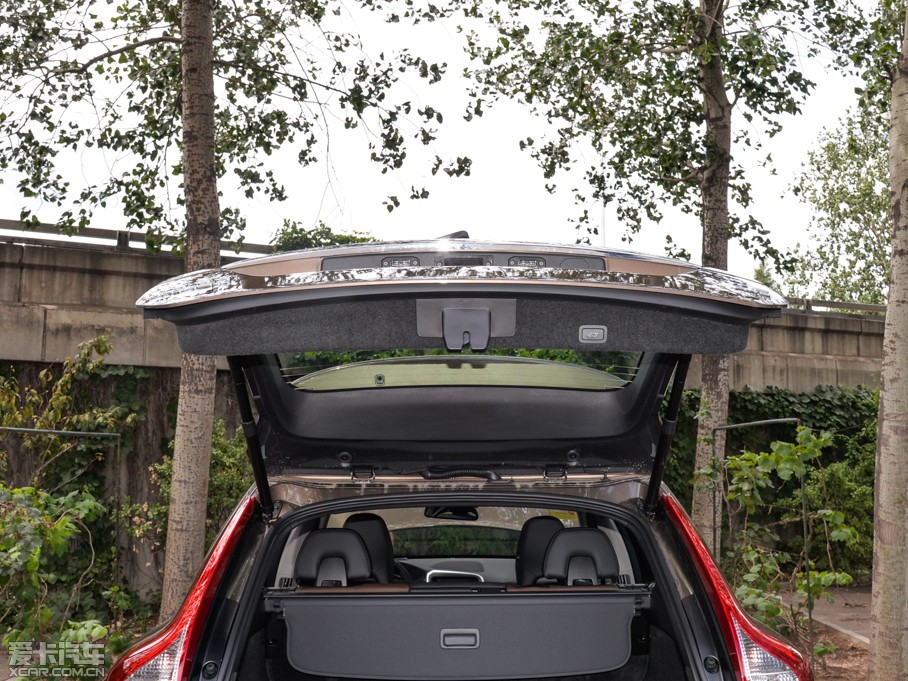 2016���֠���XC60  2.0T T5 AWD ���h��