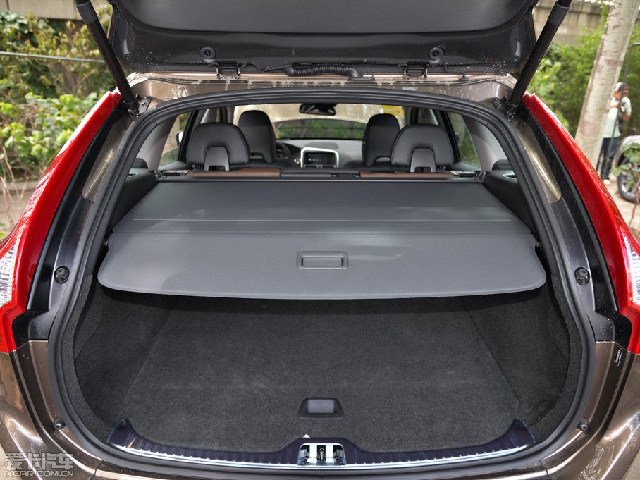 2016���֠���XC60  2.0T T5 AWD ���h��