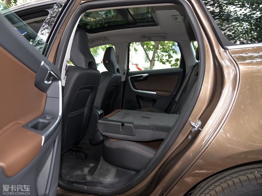 2016���֠���XC60  2.0T T5 AWD ���h��