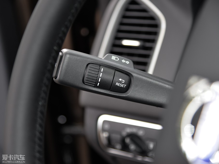 2016���֠���XC60  2.0T T5 AWD ���h��