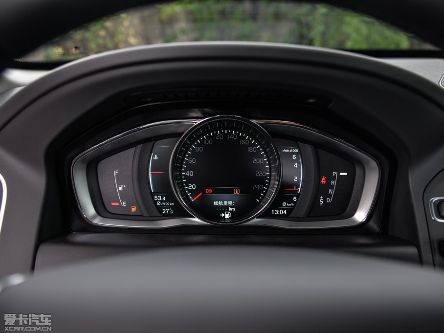 2016款沃尔沃xc60 2.0t t5 awd 智远版
