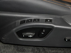 2016款2.0T T5 AWD 智驭版 主驾驶座椅调节