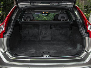 2016款2.0T T5 AWD 智驭版 行李厢空间
