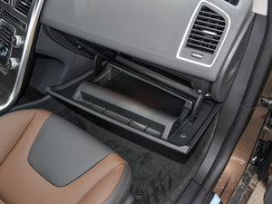 2016款 2.0T T5 AWD 智远版 手套箱