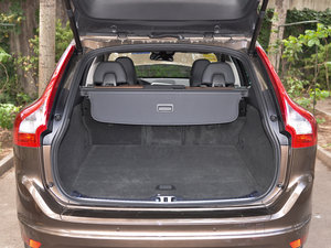 2016款 2.0T T5 AWD 智远版 行李厢空间