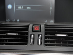 2016款 2.0T T5 AWD 智远版 中控区