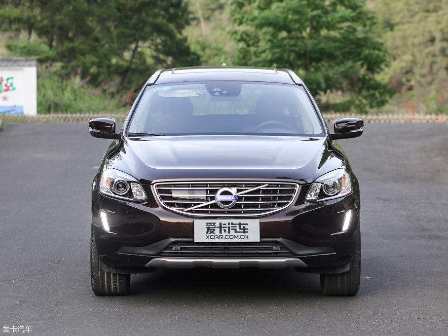 2017ֶXC60 2.0T T5 AWD Խ