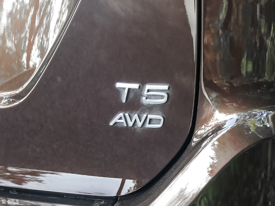2017ֶXC60 2.0T T5 AWD Խ