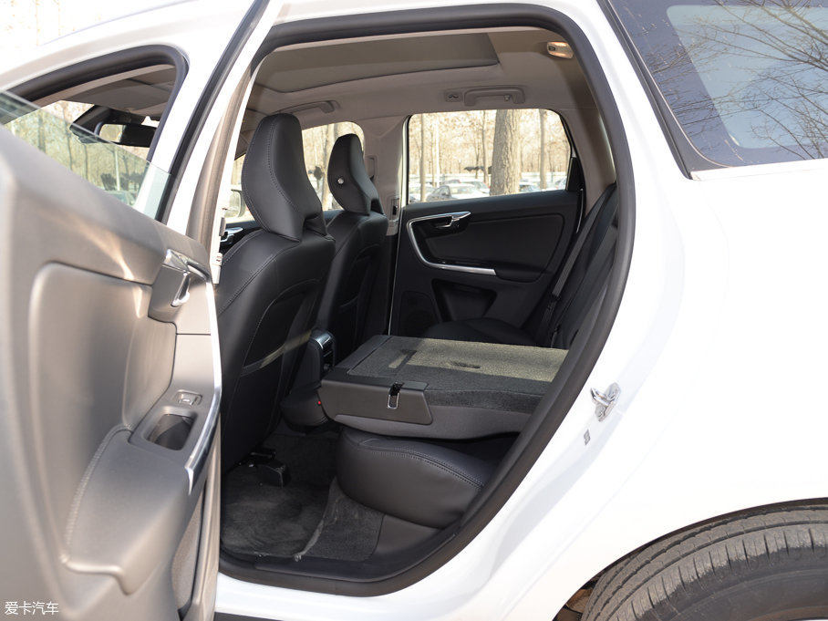 2017֠XC60 2.0T T5 (j)