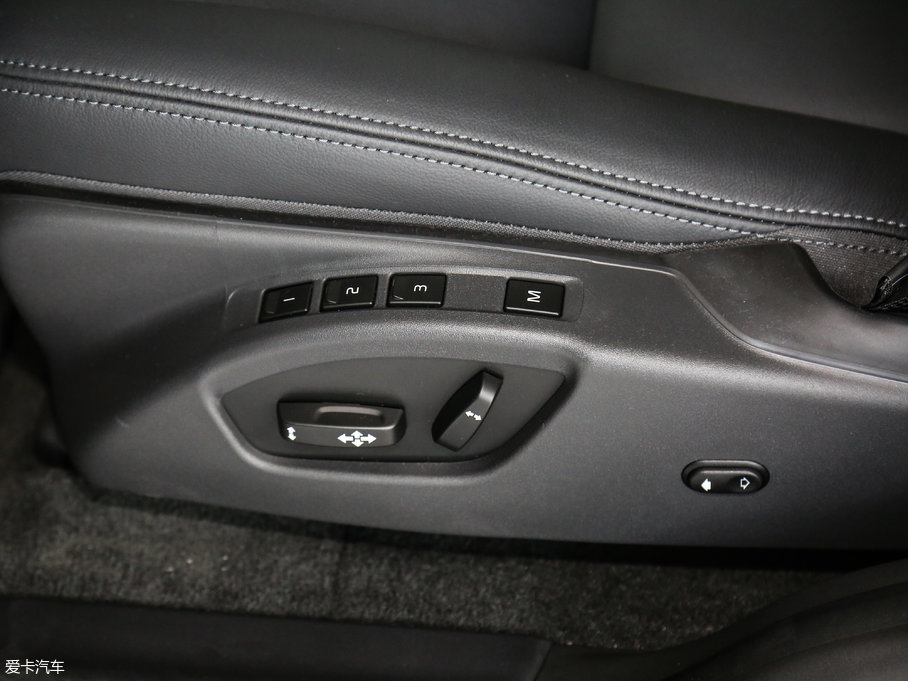 2017֠XC60 2.0T T5 AWD M(jn)