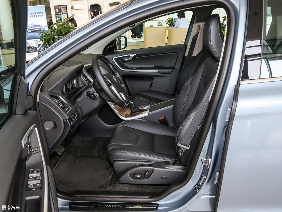 2017֠XC60 2.0T T5 AWD M