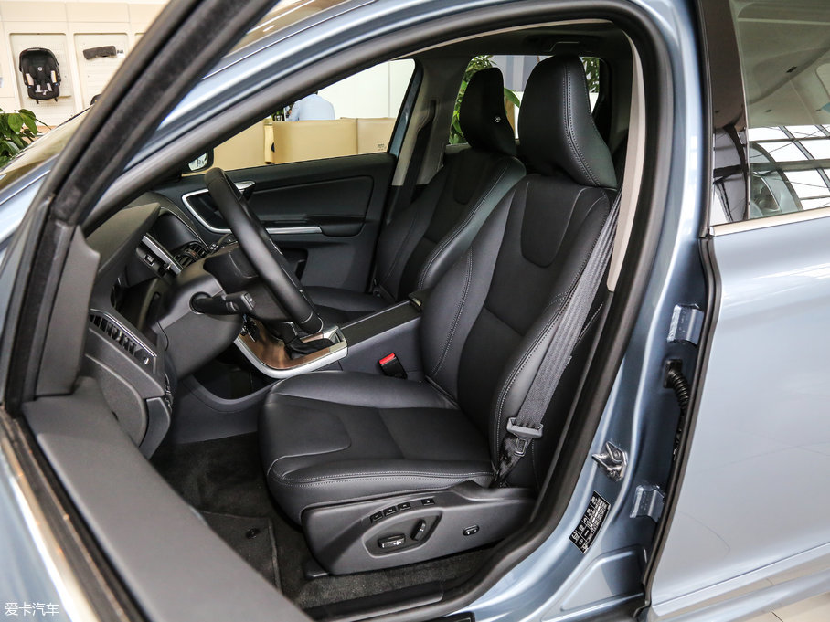 2017֠XC60 2.0T T5 AWD M