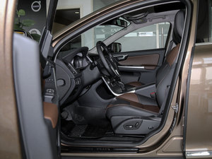 2017款2.0T T5 AWD 智远版 前排空间