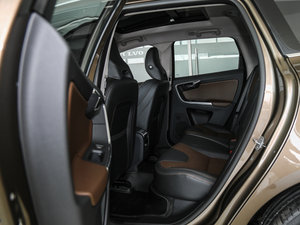 2017款2.0T T5 AWD 智远版 后排空间