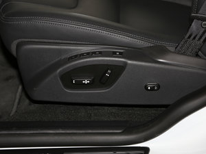 2017款2.0T T5 AWD 智进版 主驾驶座椅调节