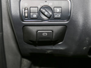 2017款2.0T T5 AWD 智进版 驻车制动器